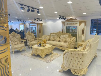 Cream Gold Royale